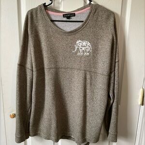 Derek Heart knit top. Long sleeve. Elephants. Size L.